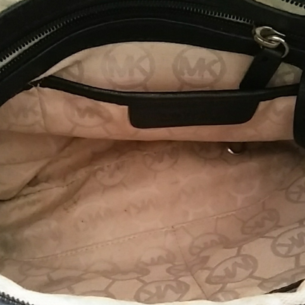 Michael Kors leather shoulder bag - Picture 4 of 6